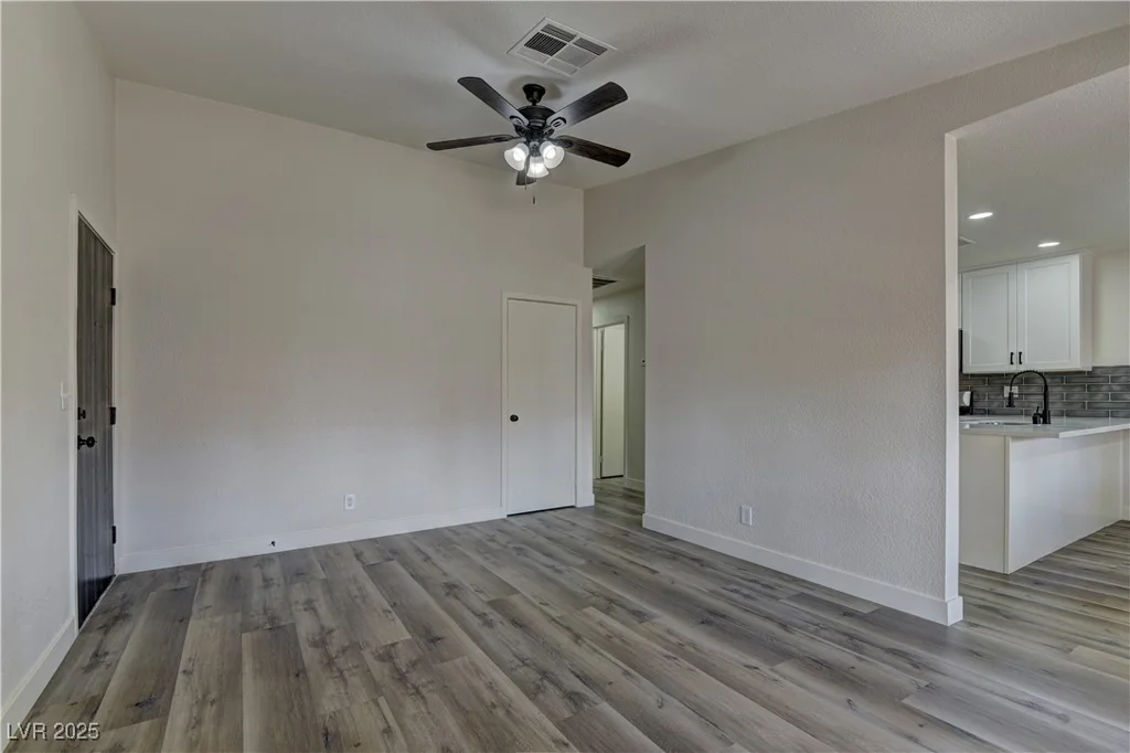 5653 White Cap, Las Vegas, NV 89110