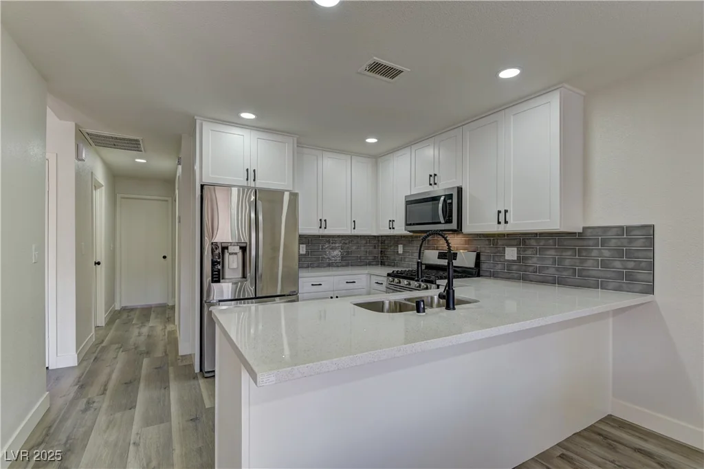 5653 White Cap, Las Vegas, NV 89110