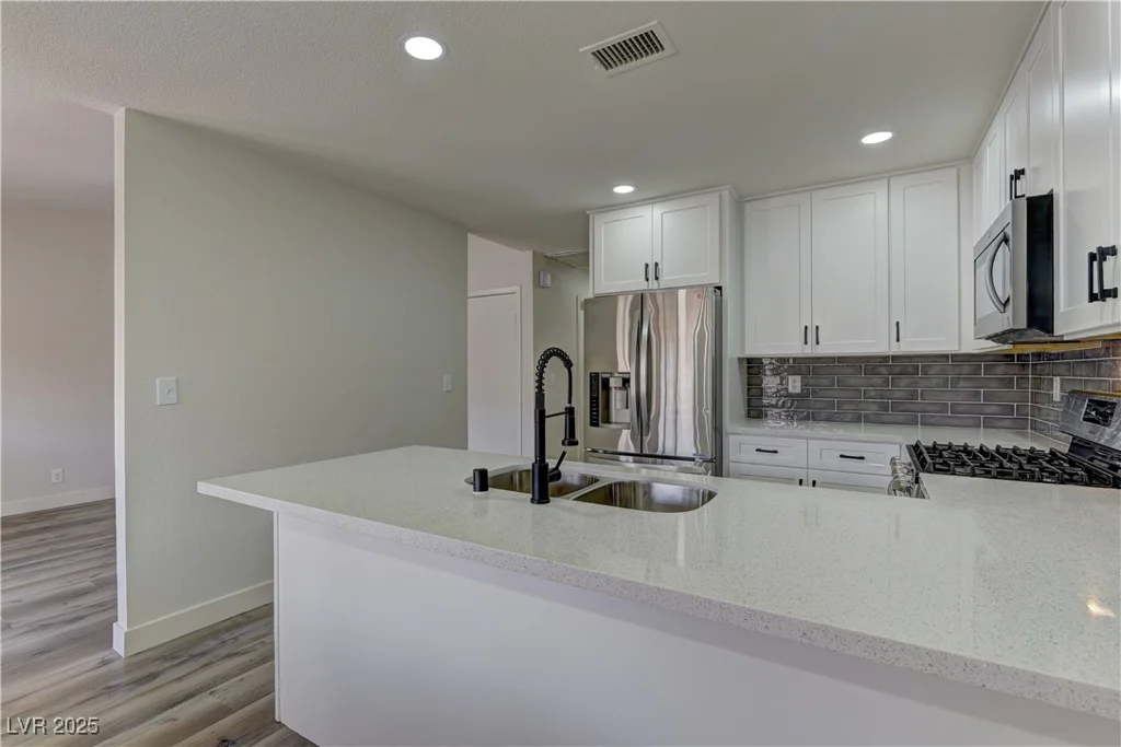 5653 White Cap, Las Vegas, NV 89110