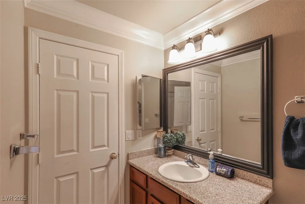 5828 Autumn Damask, North Las Vegas, NV 89081