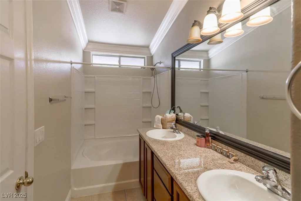 5828 Autumn Damask, North Las Vegas, NV 89081
