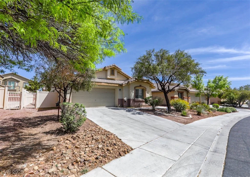 5828 Autumn Damask, North Las Vegas, NV 89081