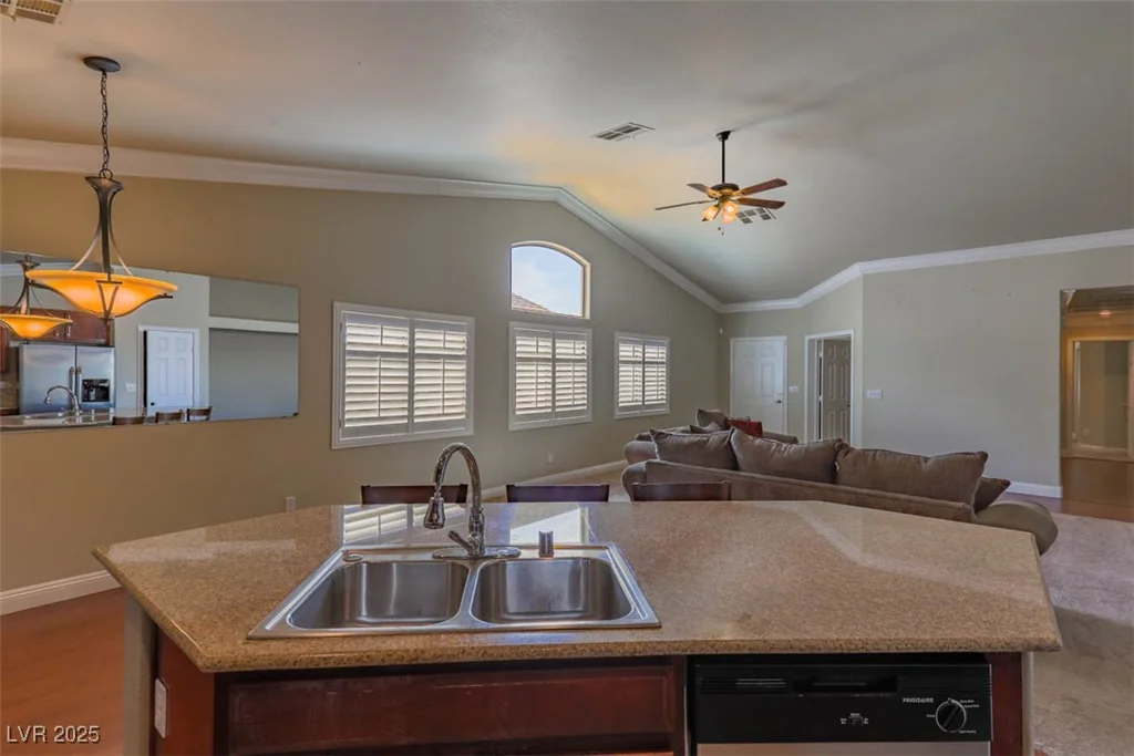 5828 Autumn Damask, North Las Vegas, NV 89081