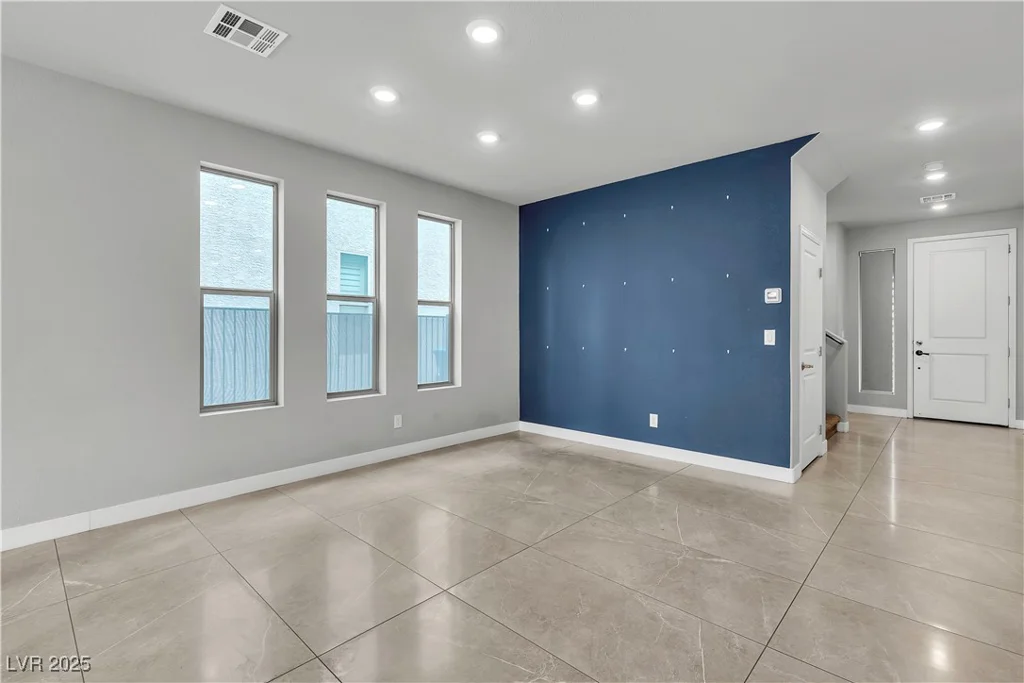 11228 Burning River, Las Vegas, NV 89183