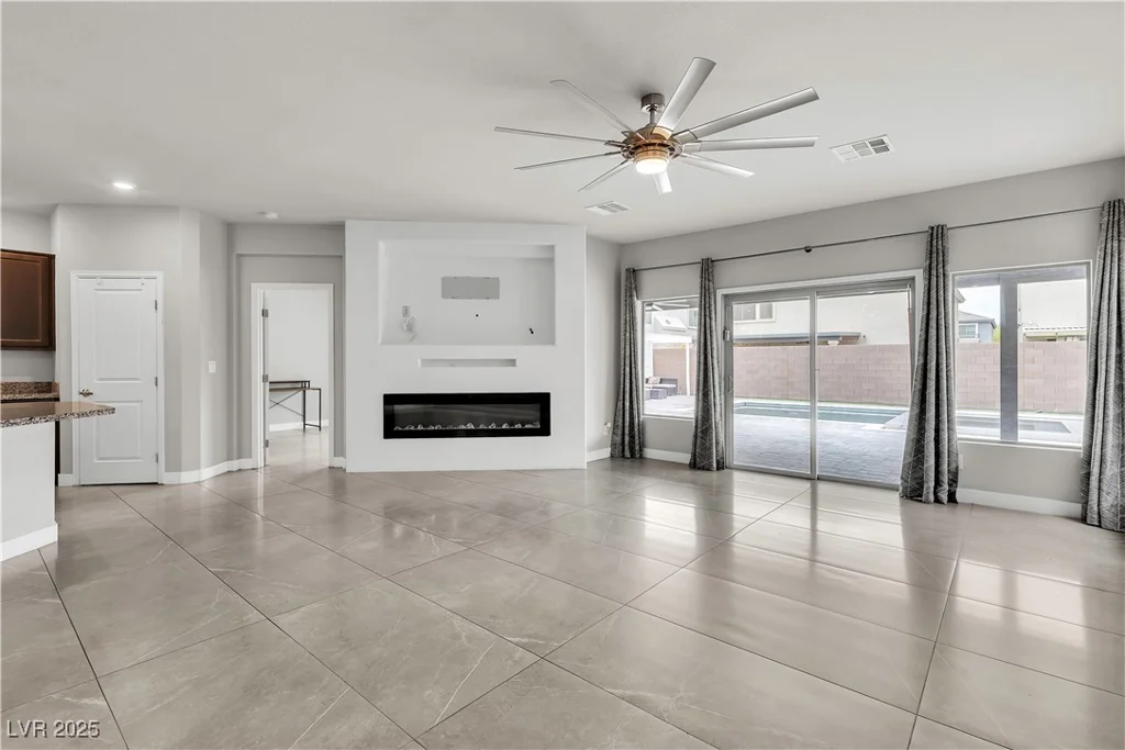 11228 Burning River, Las Vegas, NV 89183