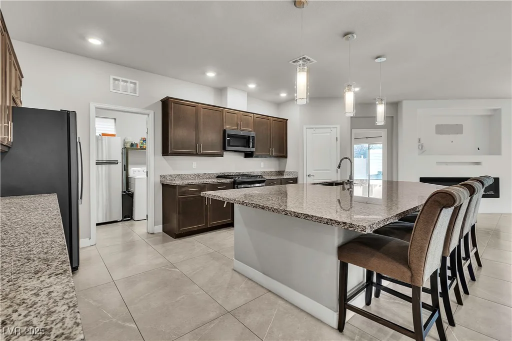 11228 Burning River, Las Vegas, NV 89183