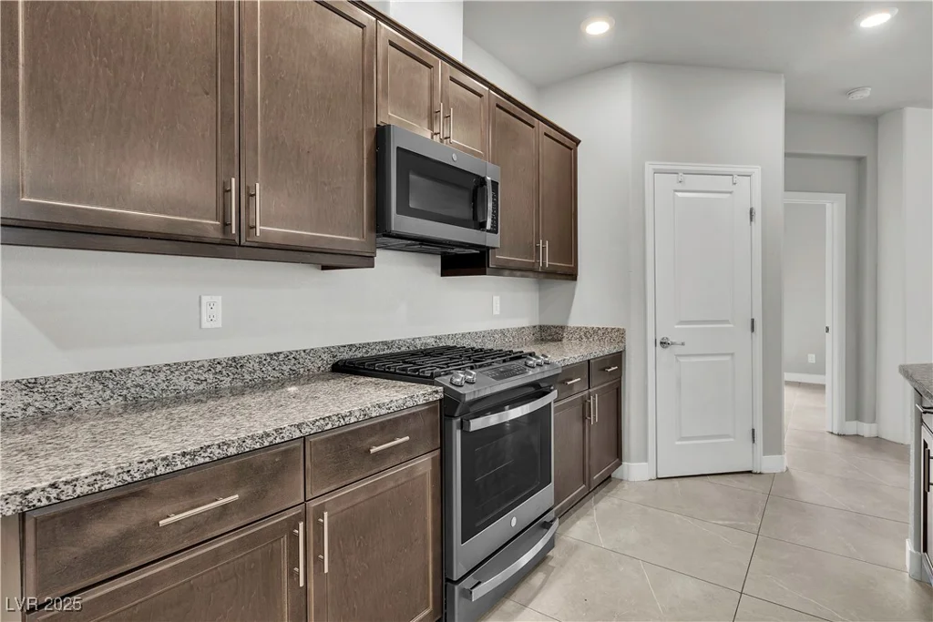 11228 Burning River, Las Vegas, NV 89183