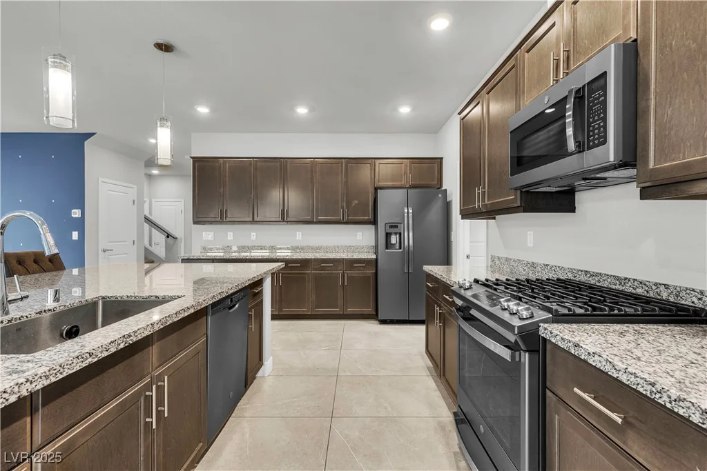 11228 Burning River, Las Vegas, NV 89183