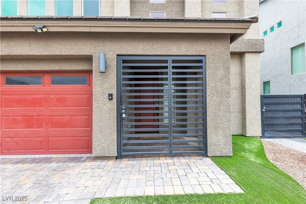 11228 Burning River, Las Vegas, NV 89183