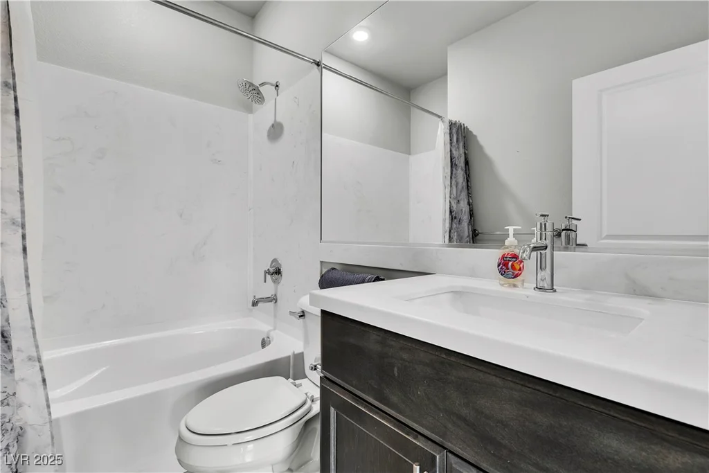 11228 Burning River, Las Vegas, NV 89183