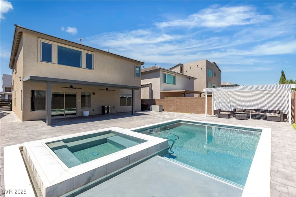 11228 Burning River, Las Vegas, NV 89183