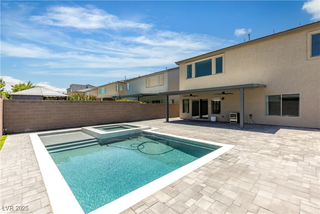 11228 Burning River, Las Vegas, NV 89183
