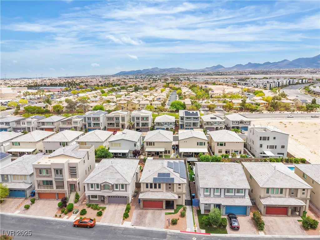 11228 Burning River, Las Vegas, NV 89183