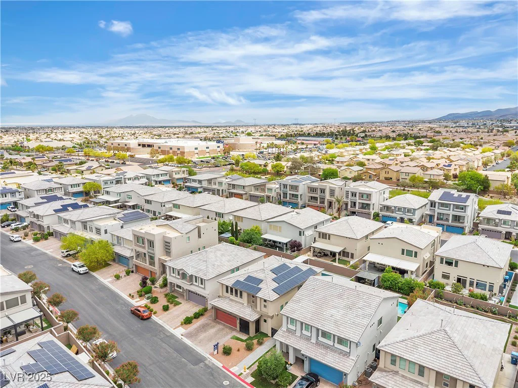 11228 Burning River, Las Vegas, NV 89183