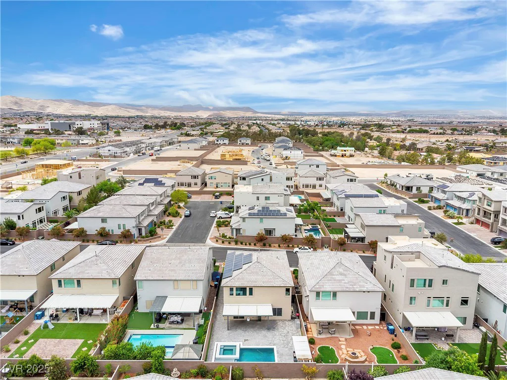 11228 Burning River, Las Vegas, NV 89183