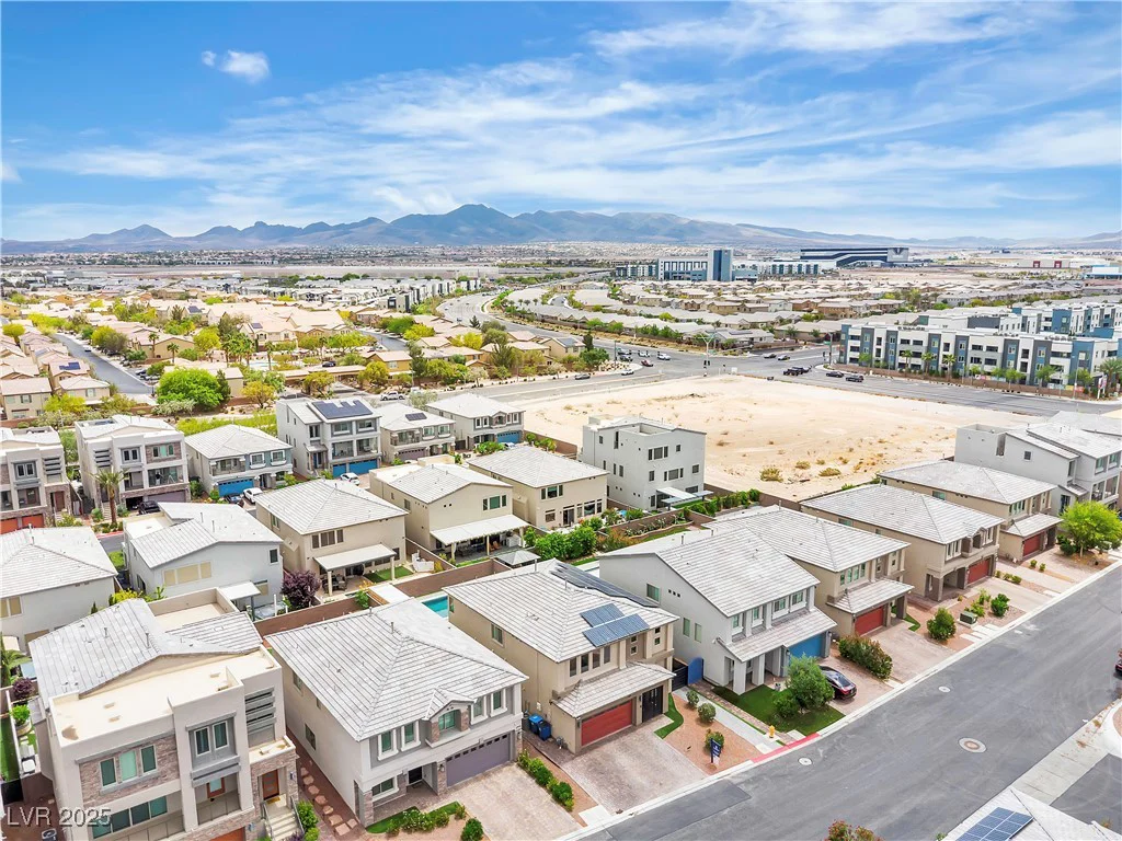 11228 Burning River, Las Vegas, NV 89183