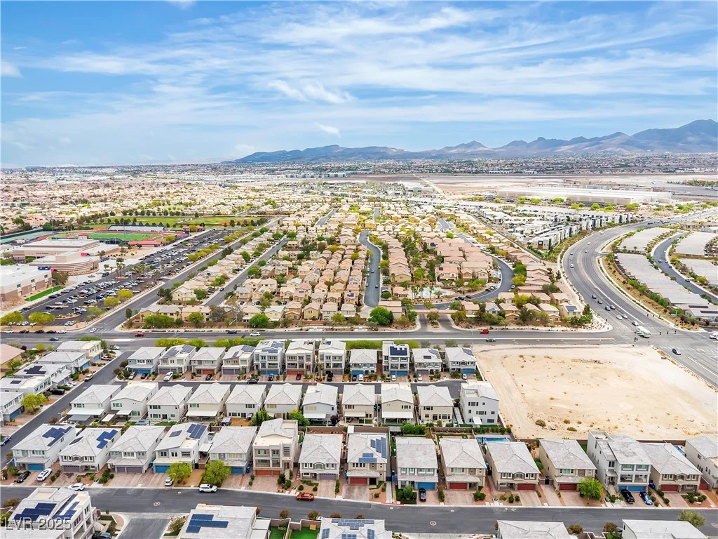 11228 Burning River, Las Vegas, NV 89183