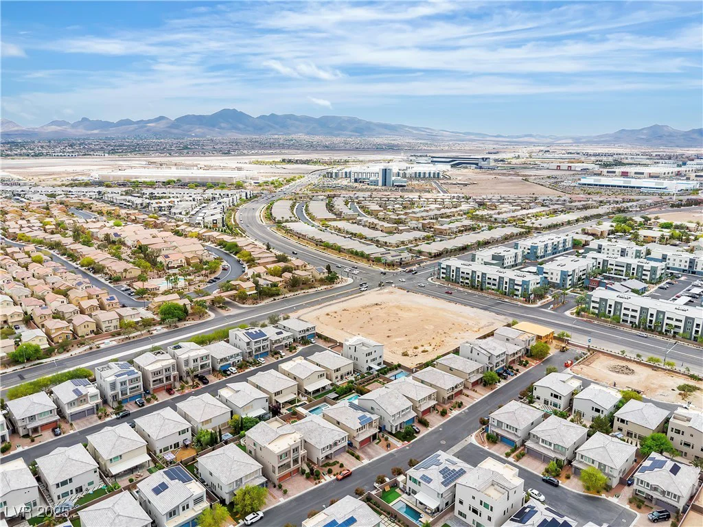 11228 Burning River, Las Vegas, NV 89183