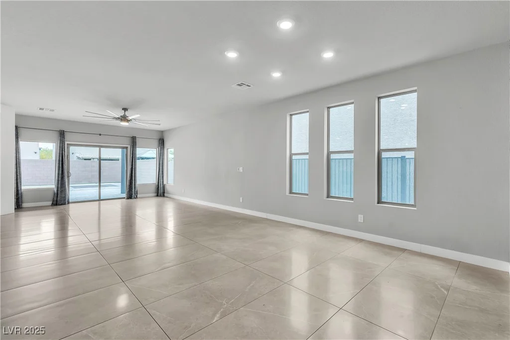 11228 Burning River, Las Vegas, NV 89183