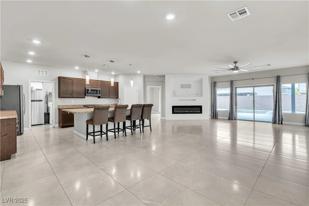 11228 Burning River, Las Vegas, NV 89183