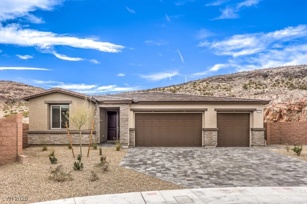 9689 Slate Peak, Las Vegas, NV 89178