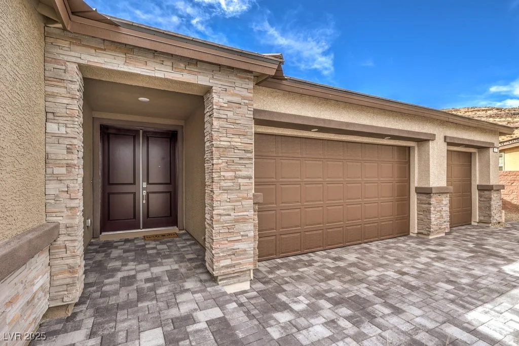 9689 Slate Peak, Las Vegas, NV 89178