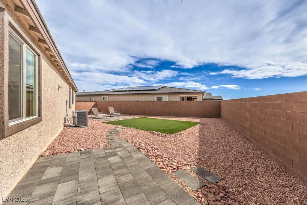 9689 Slate Peak, Las Vegas, NV 89178