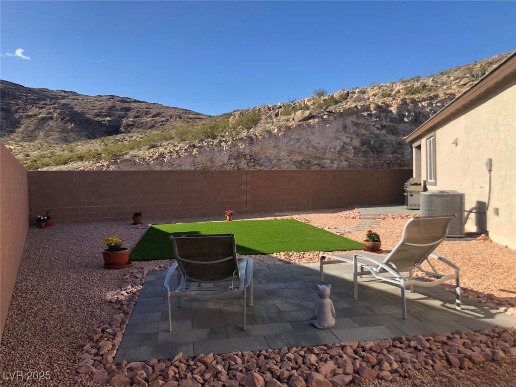 9689 Slate Peak, Las Vegas, NV 89178