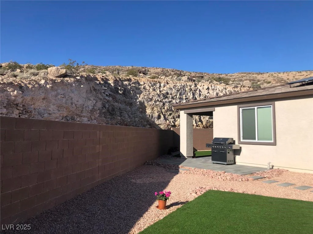9689 Slate Peak, Las Vegas, NV 89178