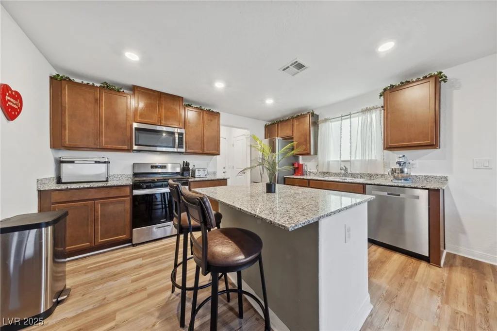 6824 Toros, North Las Vegas, NV 89086