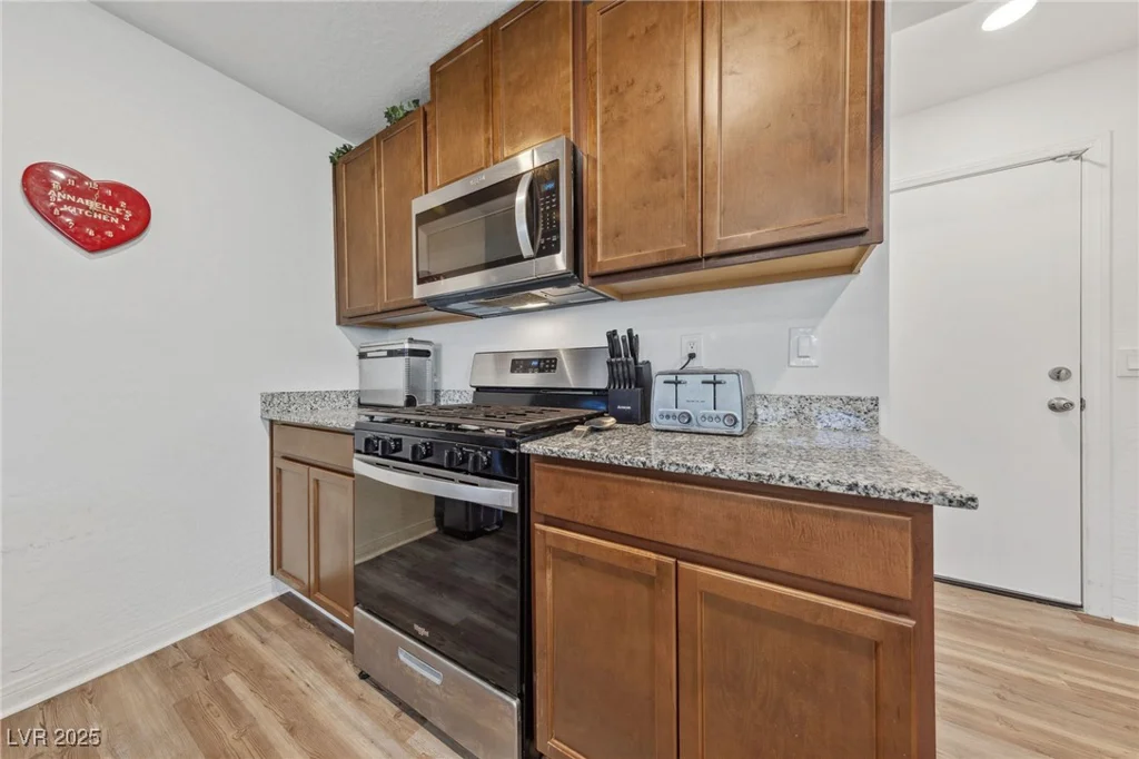 6824 Toros, North Las Vegas, NV 89086