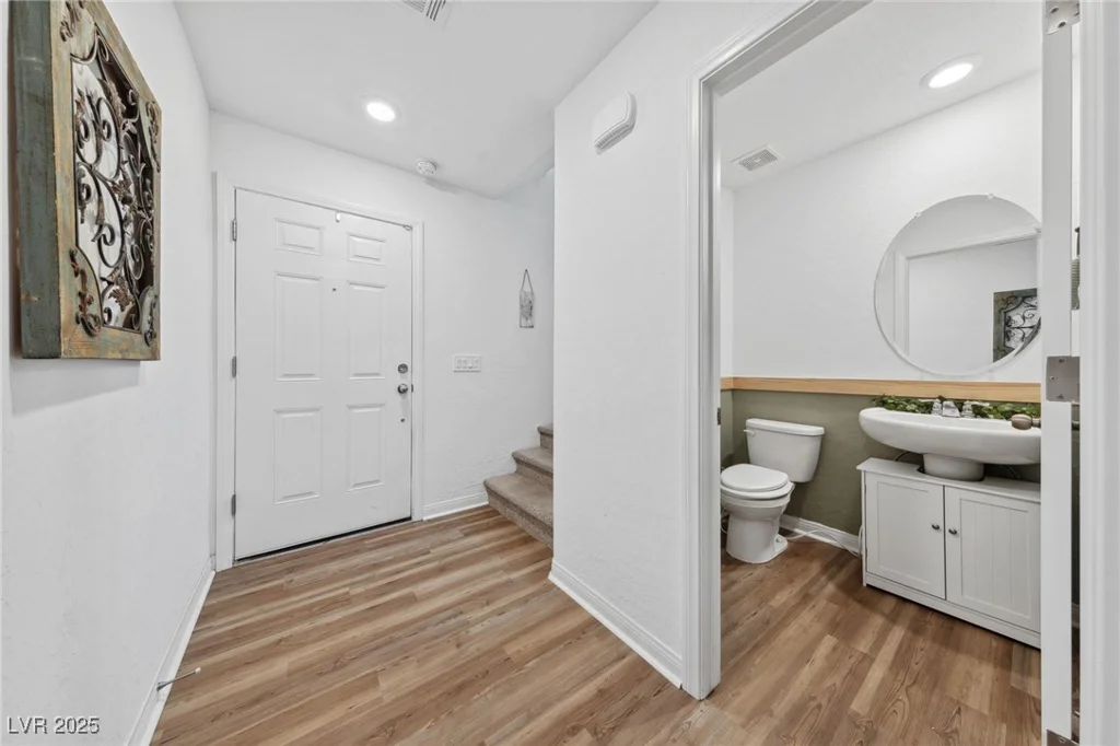 6824 Toros, North Las Vegas, NV 89086