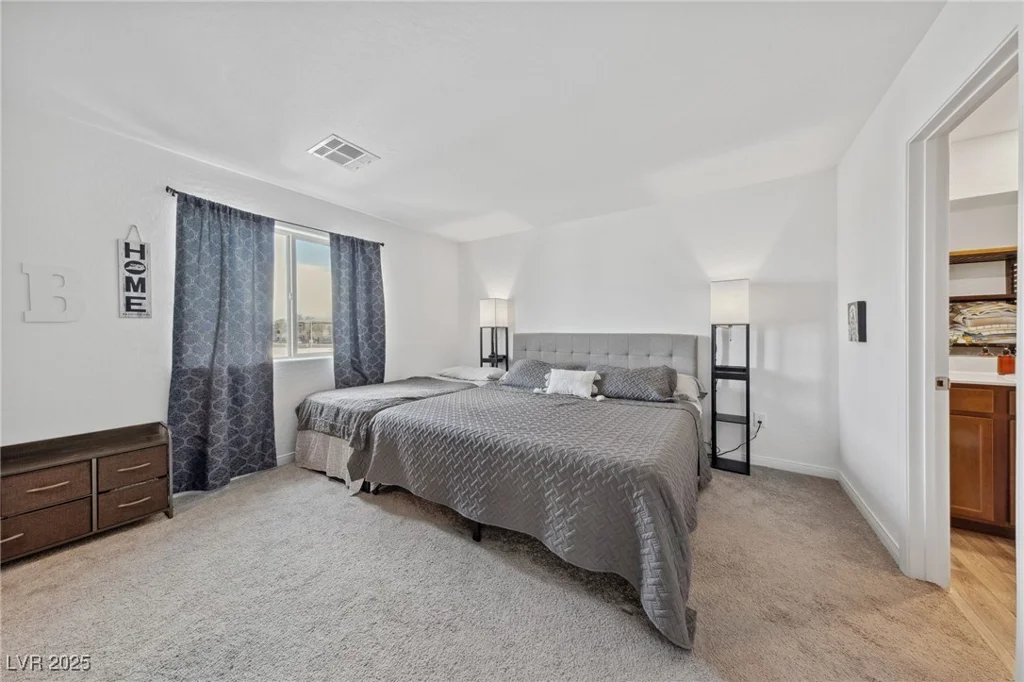 6824 Toros, North Las Vegas, NV 89086