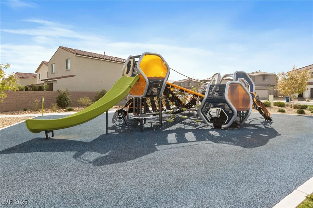 6824 Toros, North Las Vegas, NV 89086