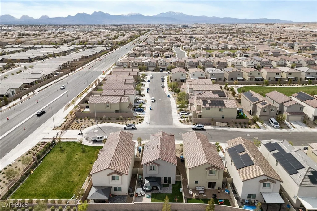 6824 Toros, North Las Vegas, NV 89086