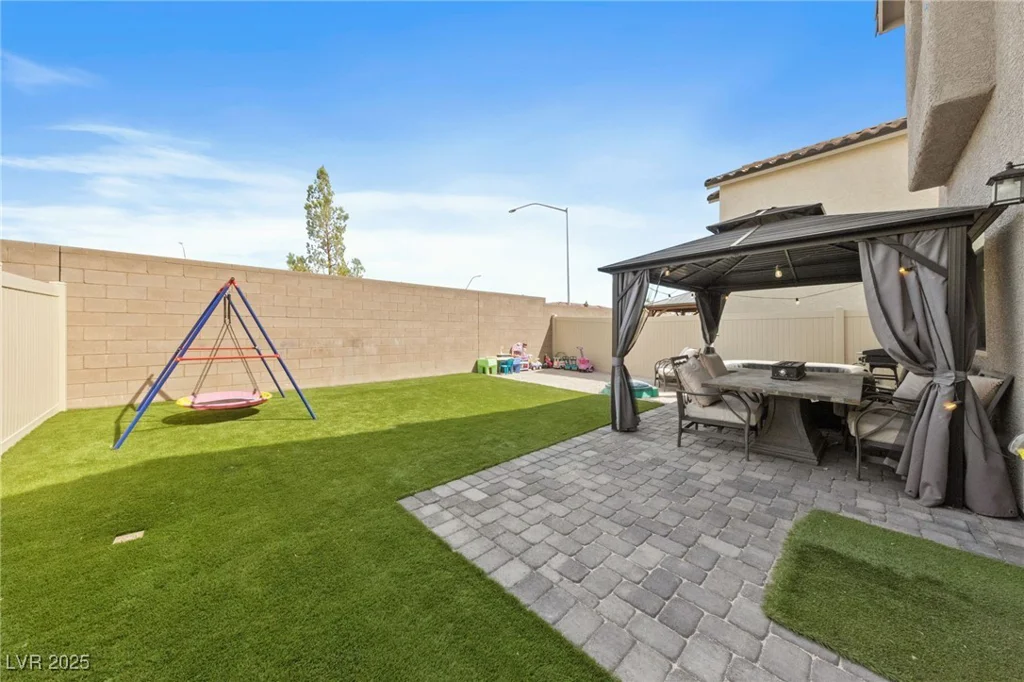 6824 Toros, North Las Vegas, NV 89086