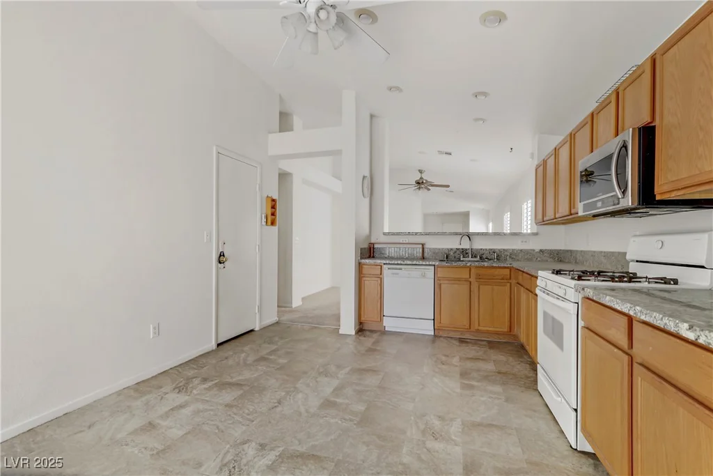 6597 Kanaka Peak, Las Vegas, NV 89156