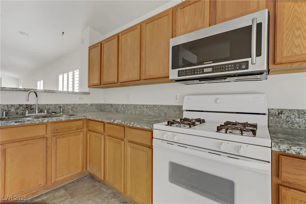 6597 Kanaka Peak, Las Vegas, NV 89156
