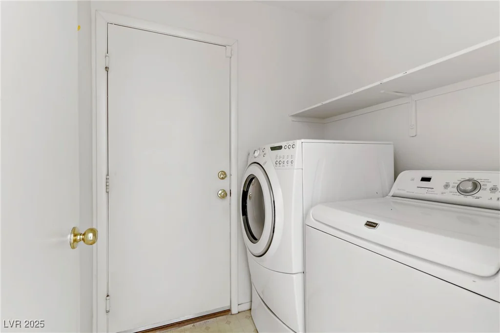 6597 Kanaka Peak, Las Vegas, NV 89156