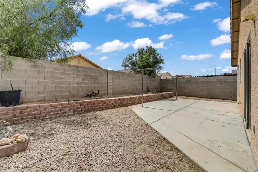 6597 Kanaka Peak, Las Vegas, NV 89156
