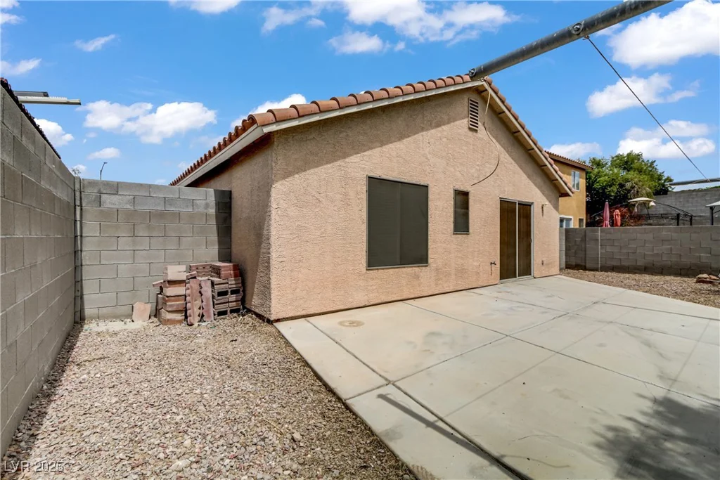 6597 Kanaka Peak, Las Vegas, NV 89156