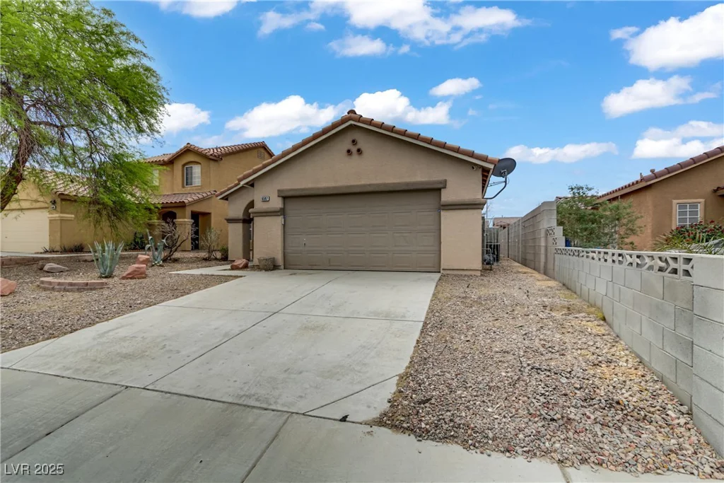 6597 Kanaka Peak, Las Vegas, NV 89156