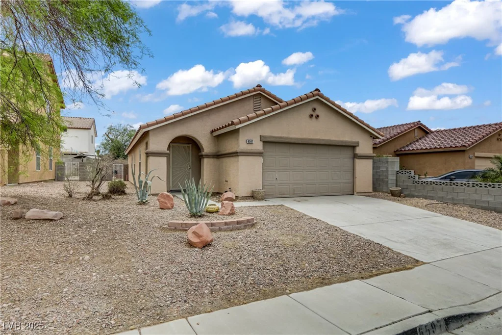 6597 Kanaka Peak, Las Vegas, NV 89156