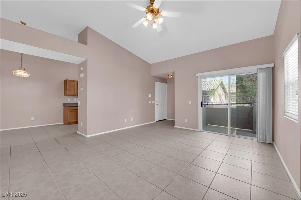 2001 Quarry Ridge, Las Vegas, NV 89117