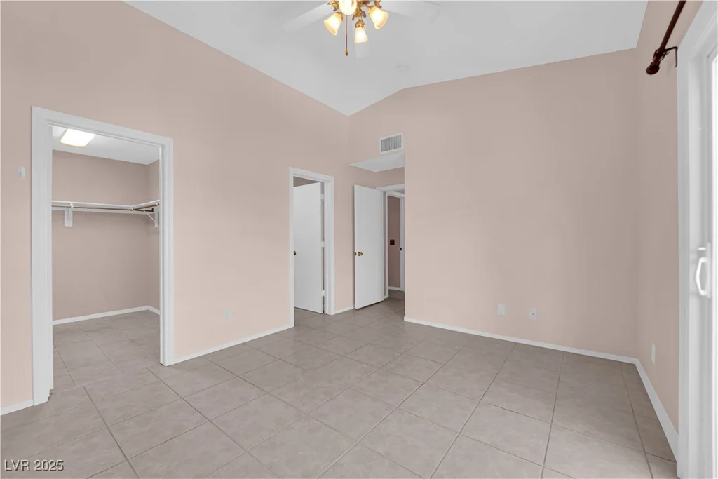 2001 Quarry Ridge, Las Vegas, NV 89117
