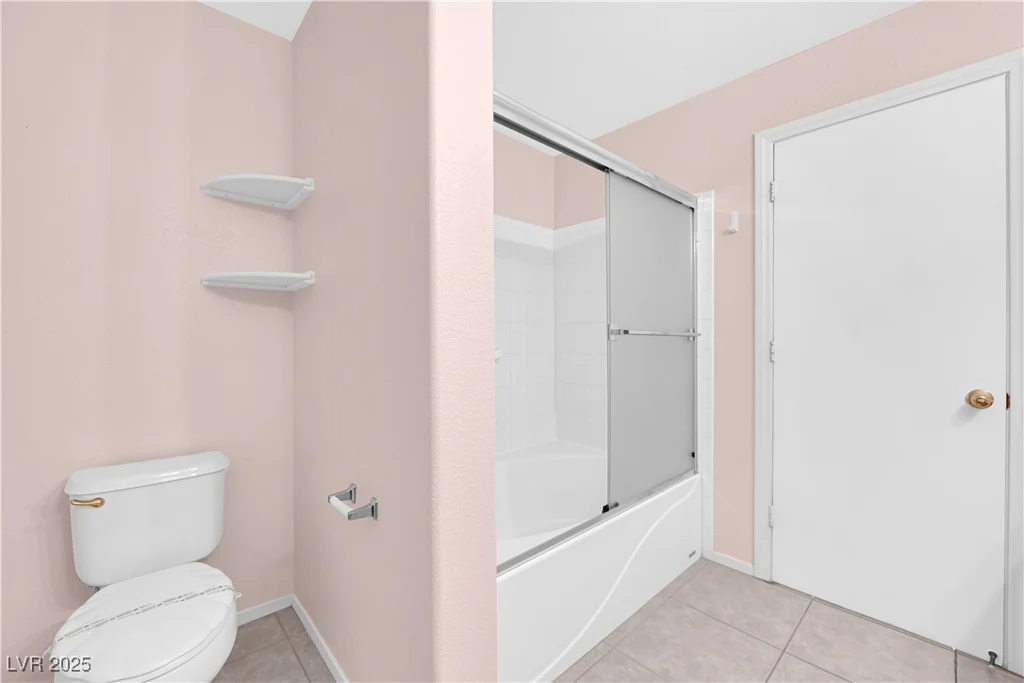 2001 Quarry Ridge, Las Vegas, NV 89117