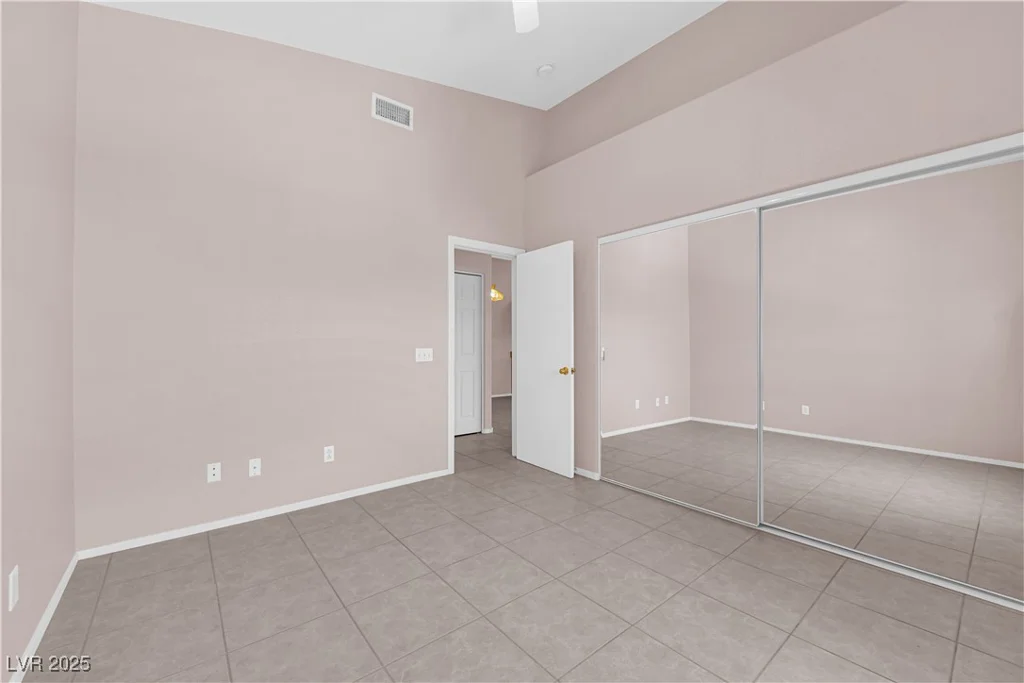 2001 Quarry Ridge, Las Vegas, NV 89117
