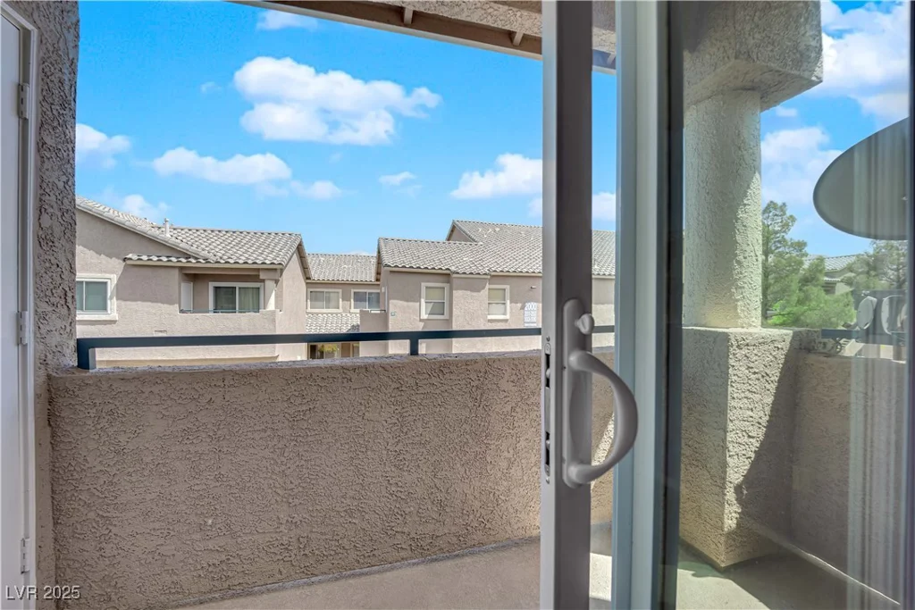 2001 Quarry Ridge, Las Vegas, NV 89117