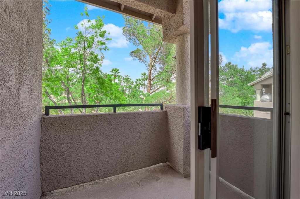 2001 Quarry Ridge, Las Vegas, NV 89117