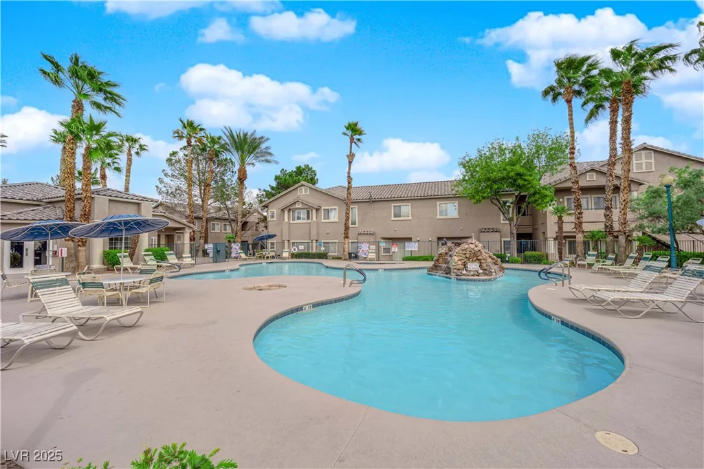 2001 Quarry Ridge, Las Vegas, NV 89117